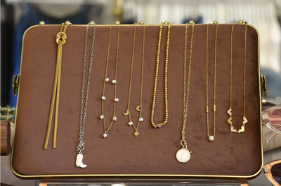 Accessories & Gifts