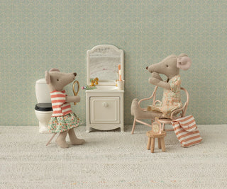 Maileg Miniature Mouse Toothbrush & Travel Set – Dollhouse Accessories