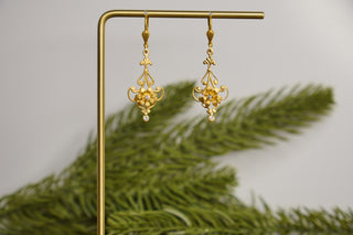 SWIRL FLOWER EARRING