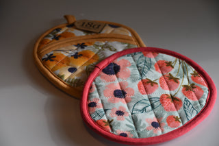 Homestead Harvest Pot Holder