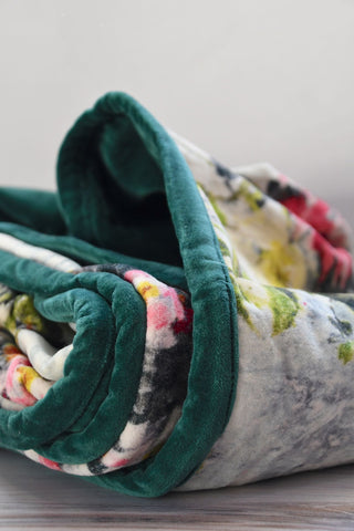 Premium Velvet Throw Blanket – Ultra-Soft Cozy Home Accent